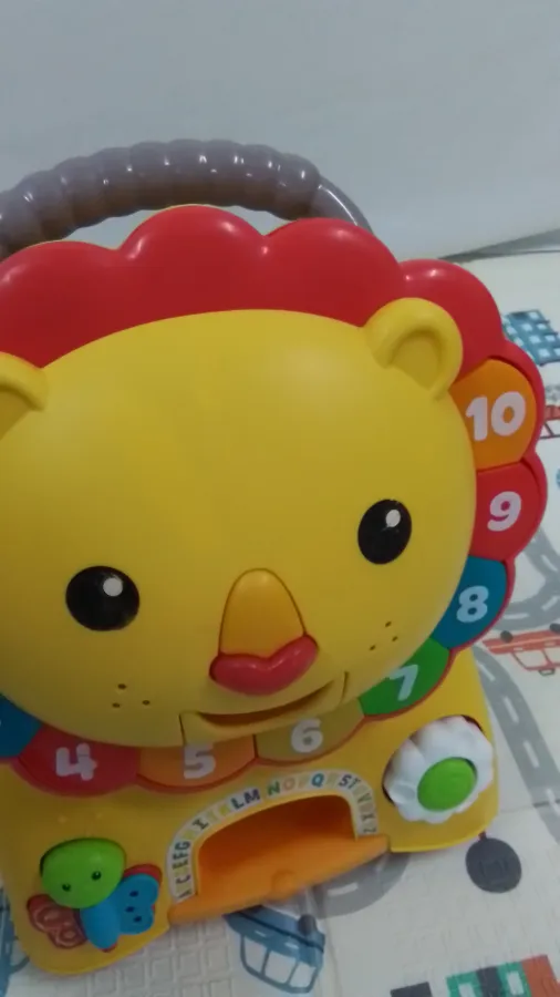 Olhos um pouco  desbotado