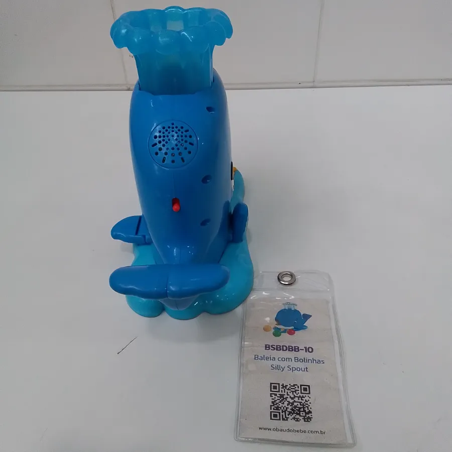 Com penas marcas de uso