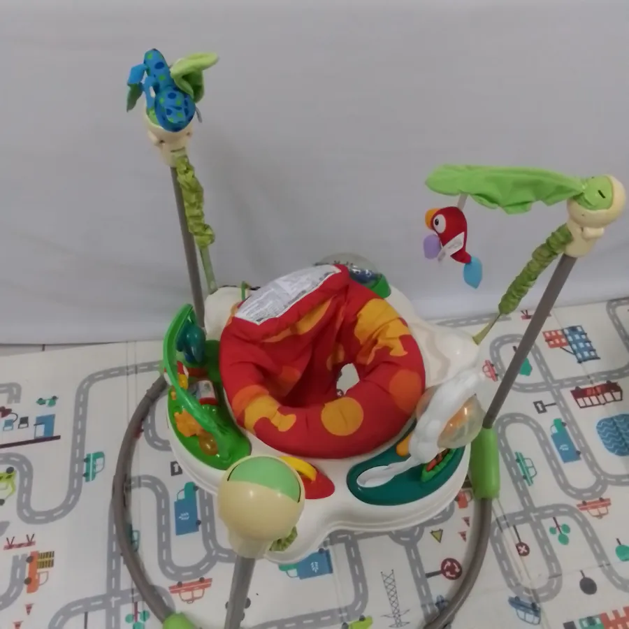 Brinquedos amarelados e arranhados Brinquedos amarelados e arranhados