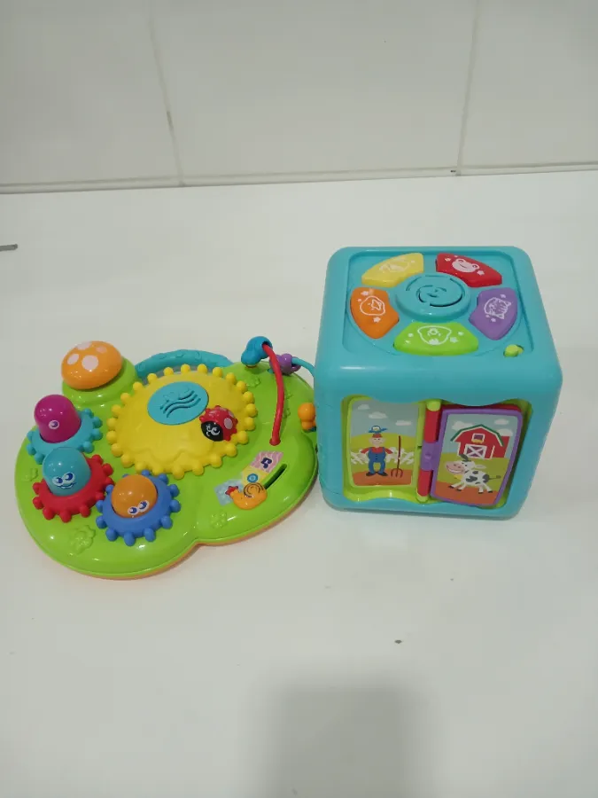 Com pequenas  marcas de uso