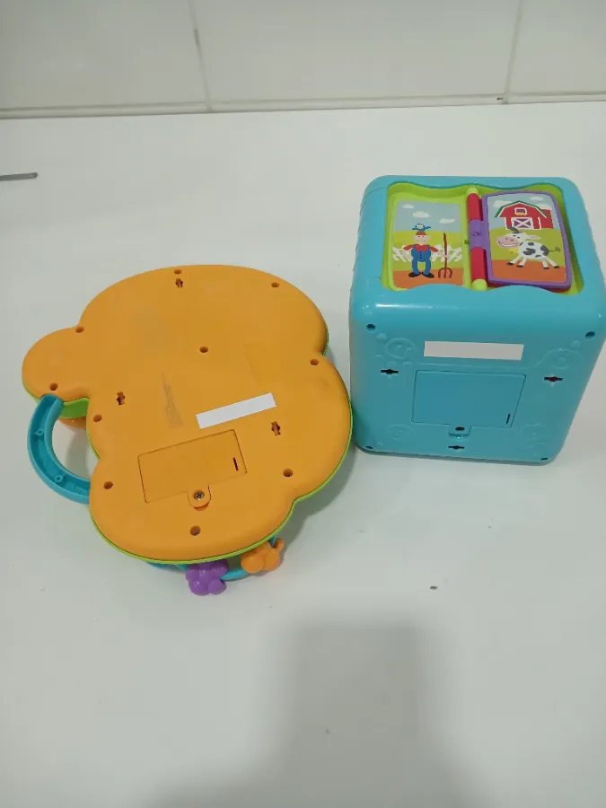 Com pequenas  marcas de uso