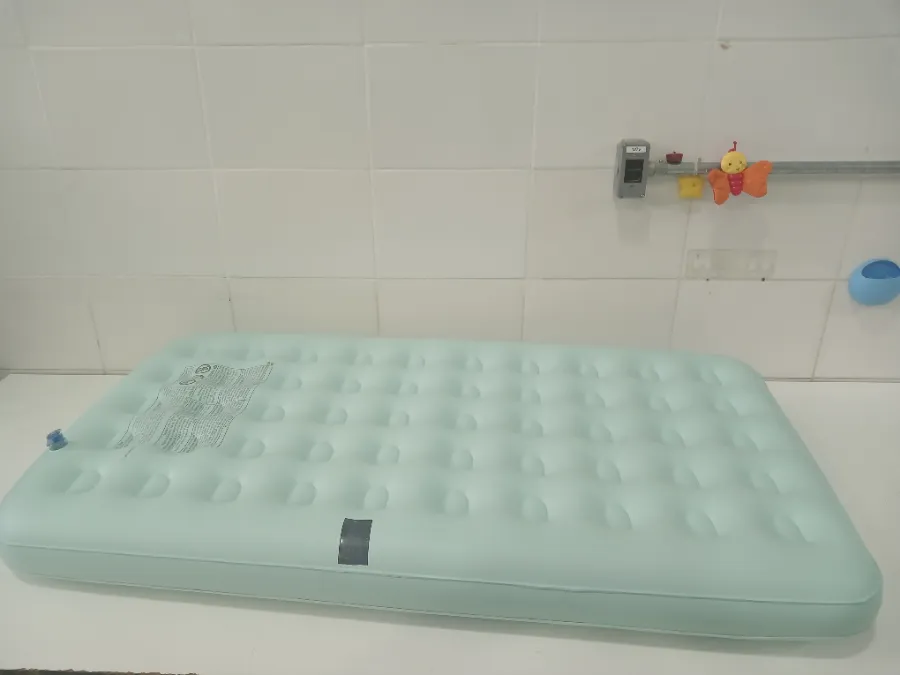 Colchão com pequeno remendo