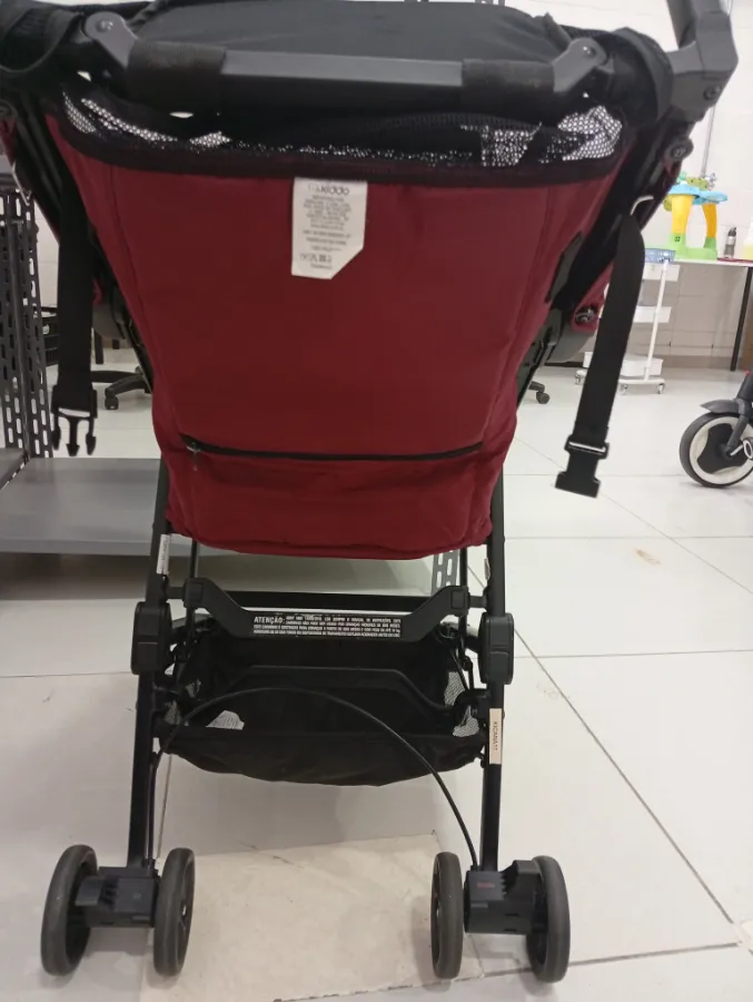 Tecido com pequenas marcas de uso