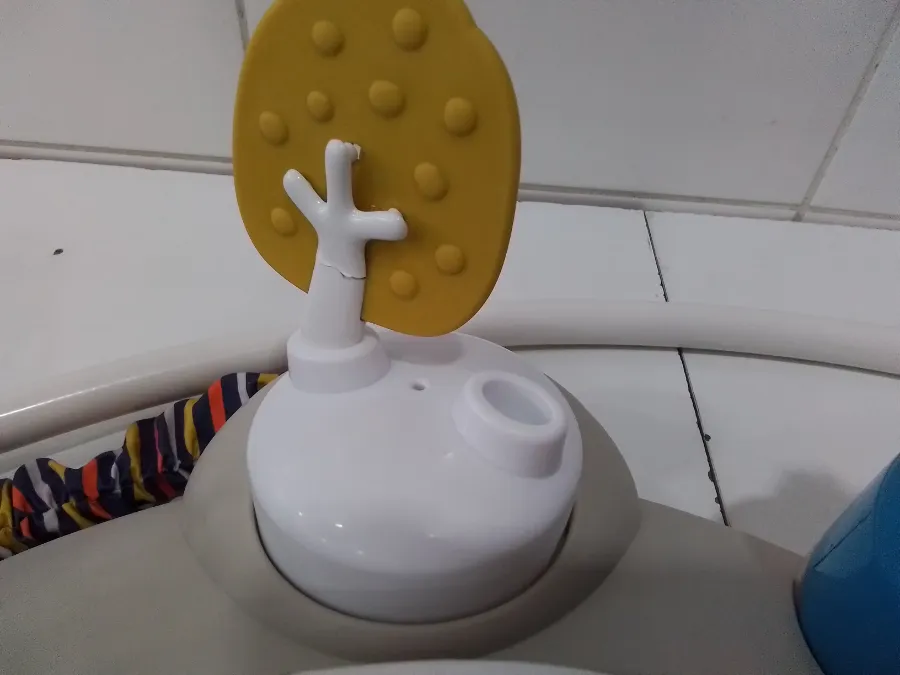 Faltando 2 peças destes brinquedos Faltando 2 peças destes brinquedos