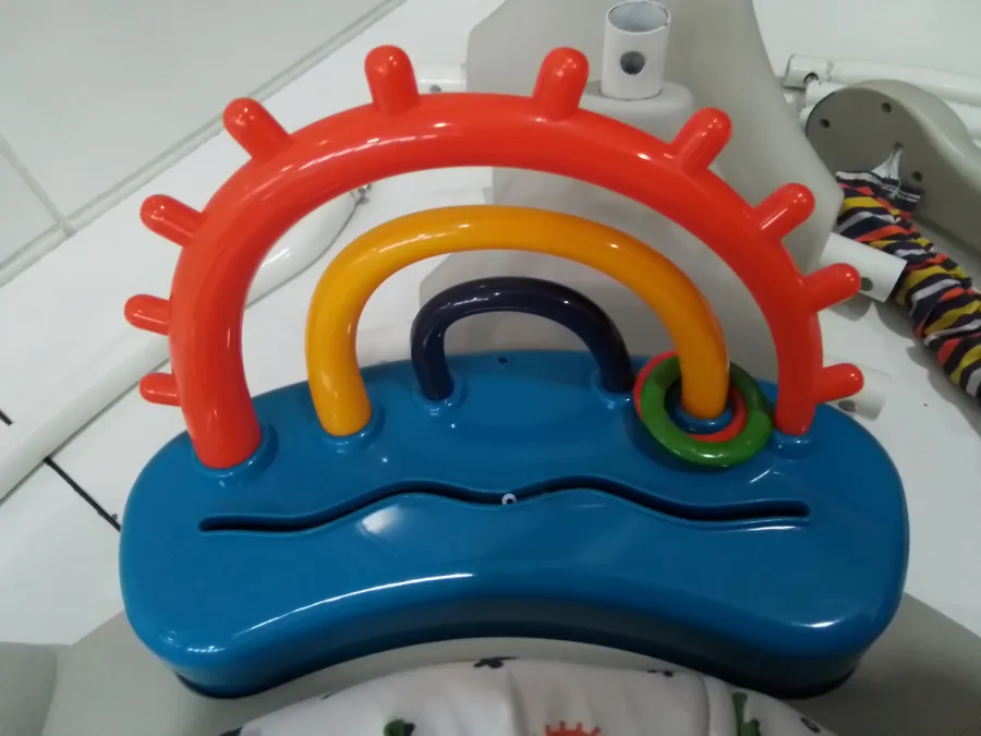 Faltando 2 peças destes brinquedos Faltando 2 peças destes brinquedos