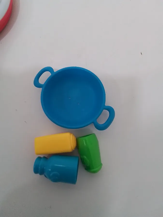 Acompanha 4 utensílios
