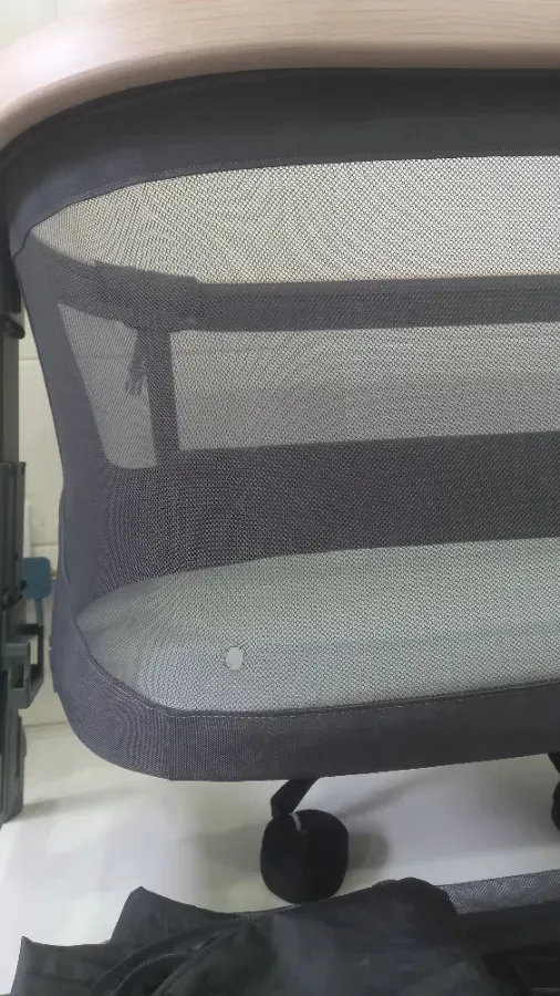 Telas  laterais com pequenos furos