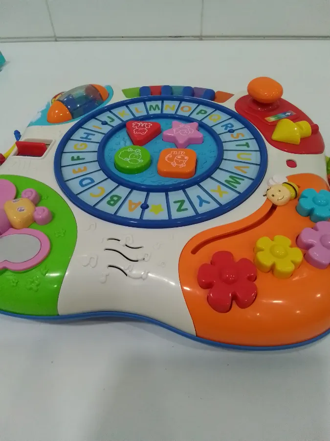 Levemente amarelada Levemente amarelada