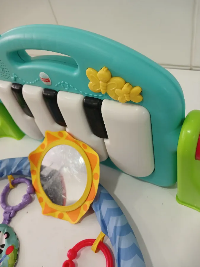 Espelho com marcas de uso Espelho com marcas de uso