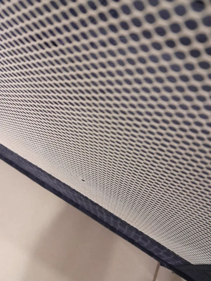 Pequeno furo na tela