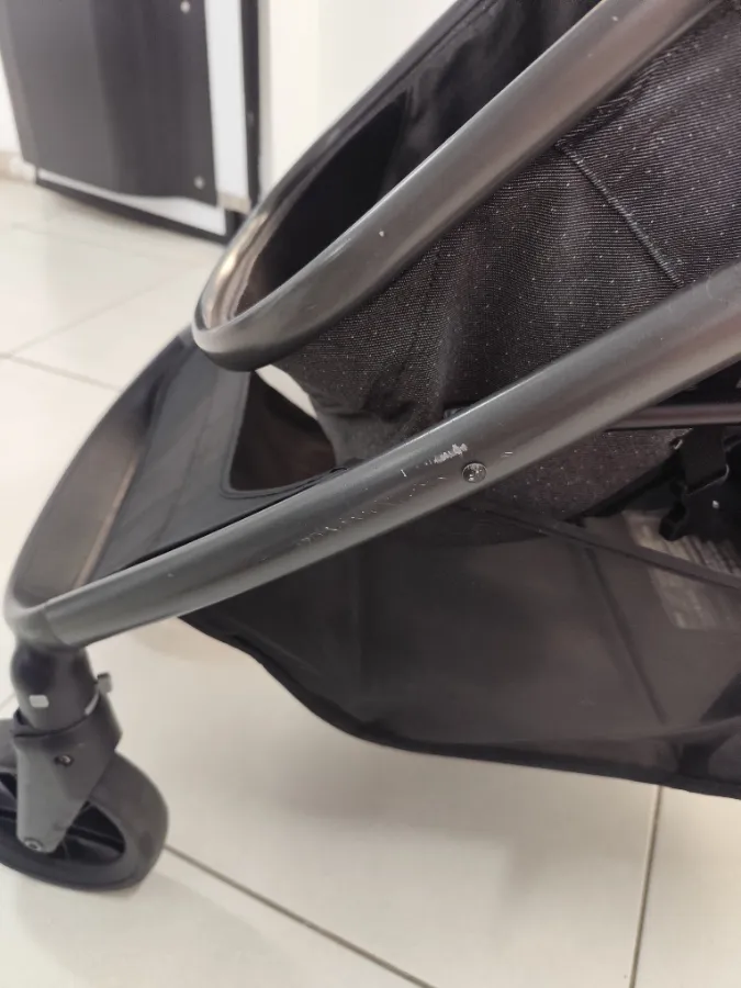 Estrutura com pequenos arranhões