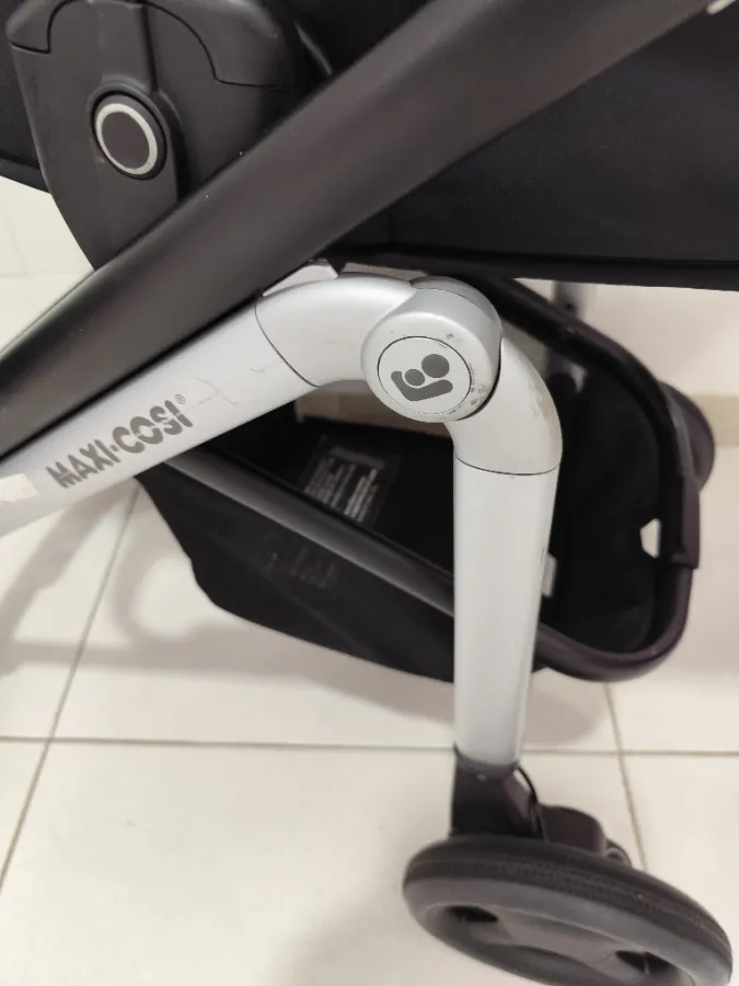 Estrutura  com pequenas marcas de arranhões