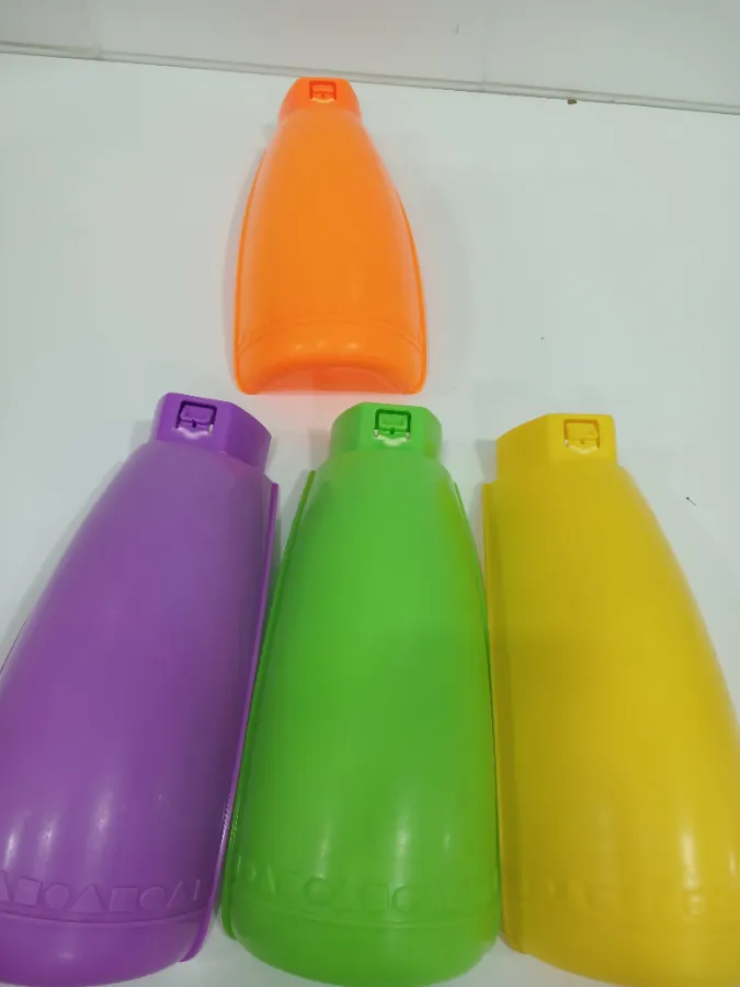 Pernas com marcas de uso Pernas com marcas de uso