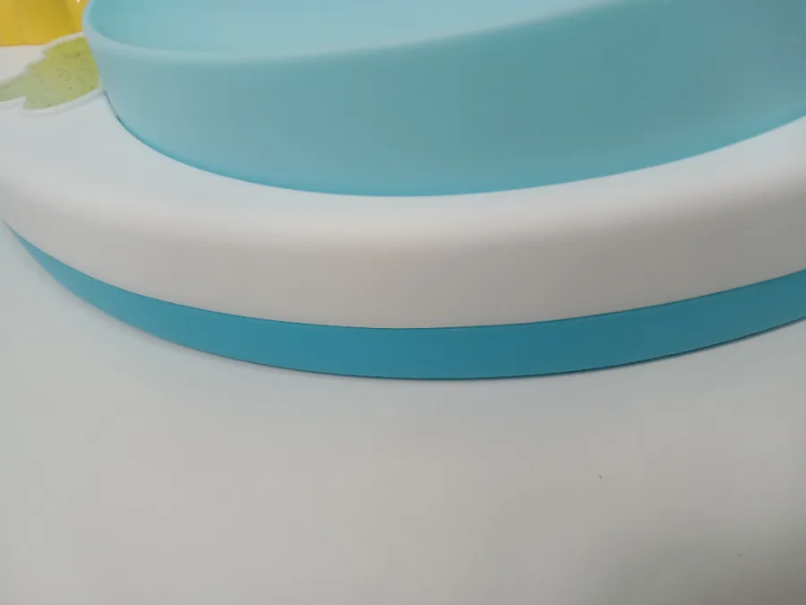 Base levemente amarelada