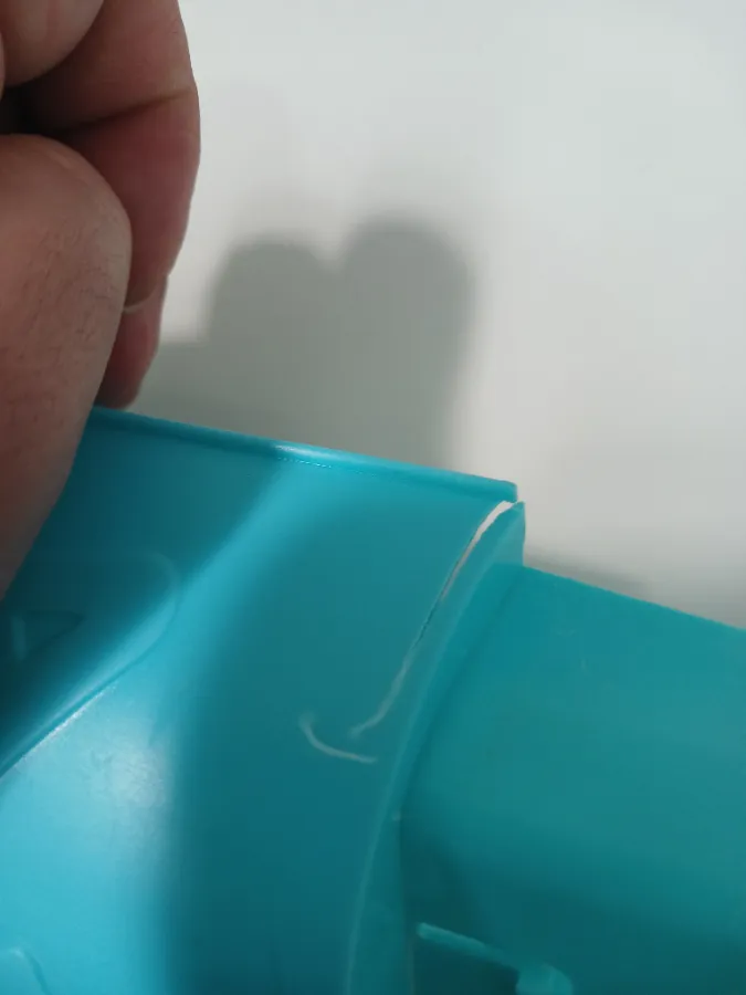 Duas pernas rachadas