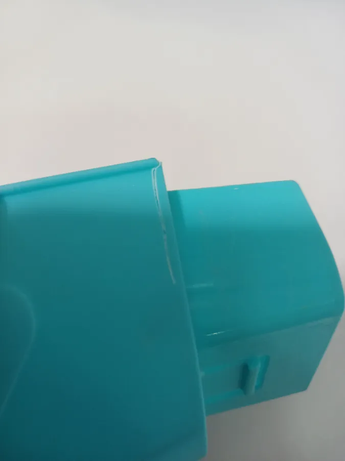 Duas pernas rachadas