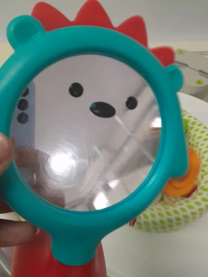 Brinquedos com pequenas marcas de uso