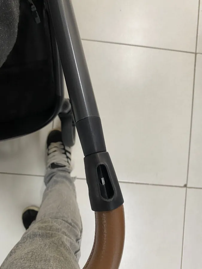Carrinho não acompanha a trava de mão