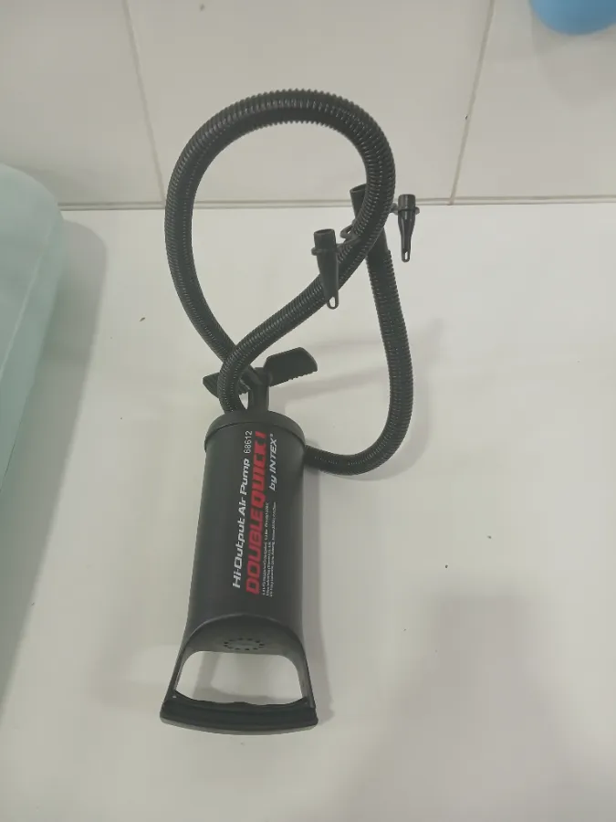 Acompanha a bomba manual