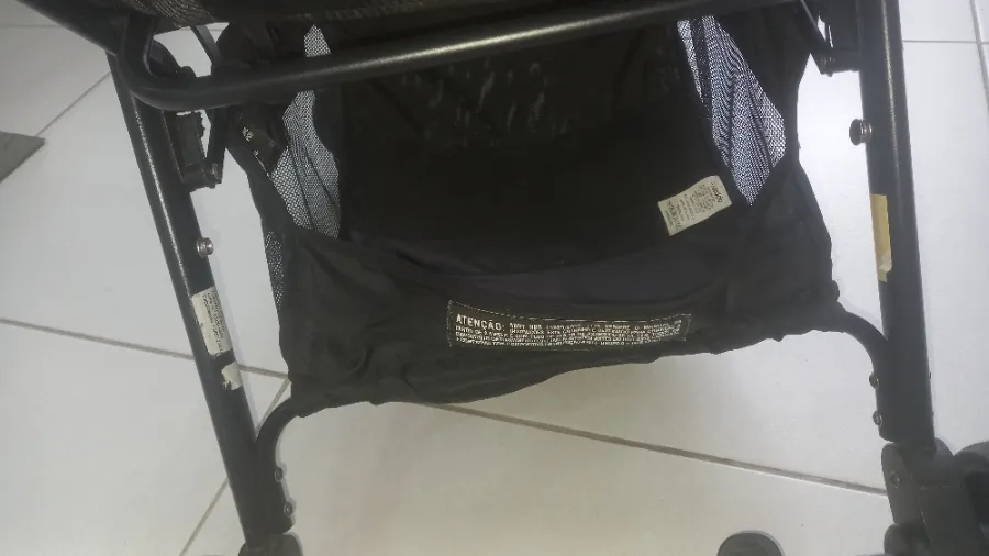 Botão do cesto descosturado