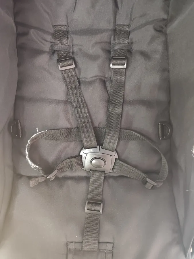 Não acompanha os protetores de cintos