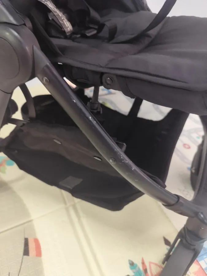 Estrutura com pequenas marcas de arranhaduras
