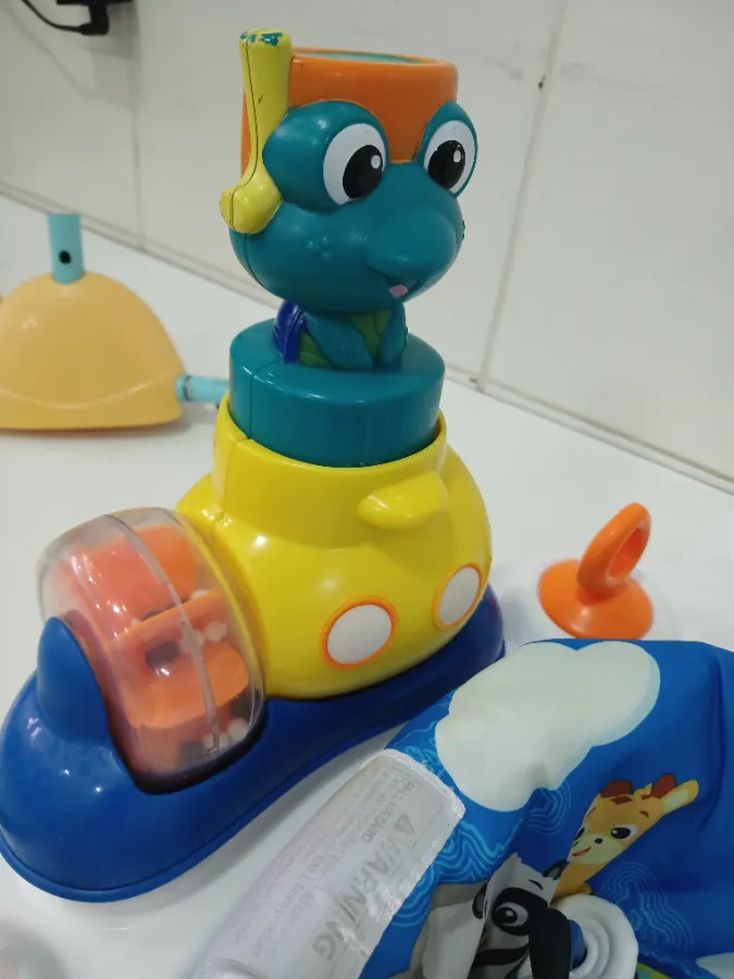 1 x Brinquedo de encaixe cachorrinho está desgastado a pintura amarelado.