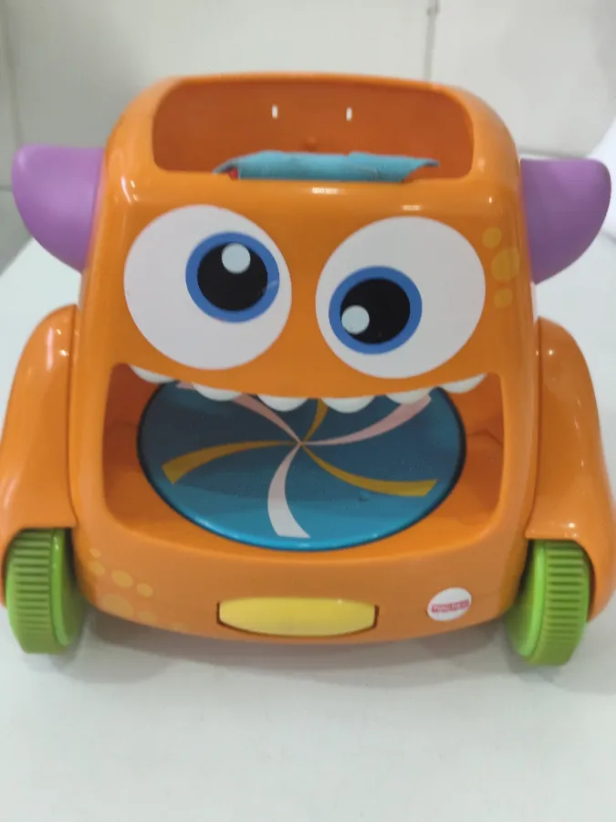 Monstrinho com pequenas marcas de arranhadura