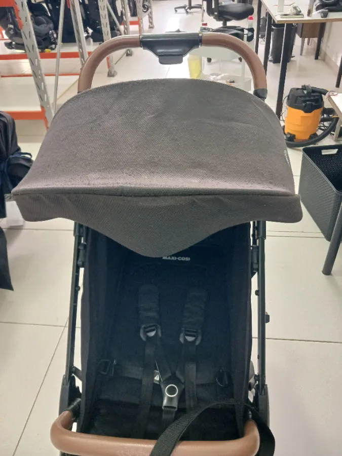 Capota desbotada e levemente amassada Capota desbotada e levemente amassada