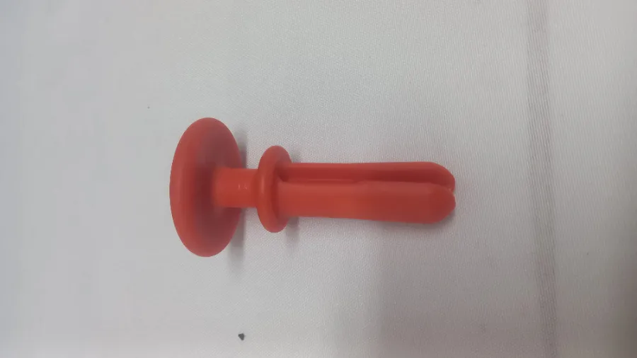 Está disponível para aluguel sem o prendedor laranja