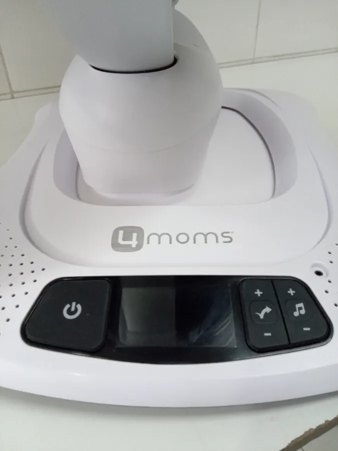 Base branca com pequenas marcas de uso