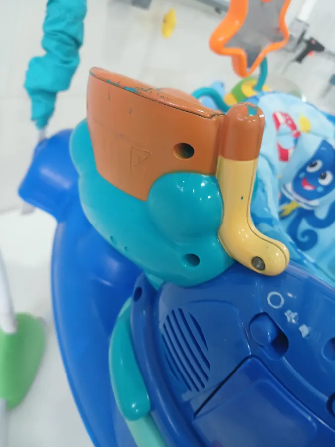 Aparelho com alguns arranhões Aparelho com alguns arranhões