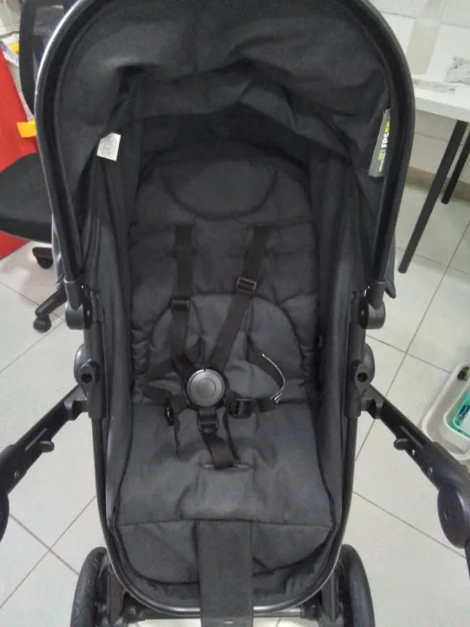 Tecido com pequenas marcas de uso Tecido com pequenas marcas de uso