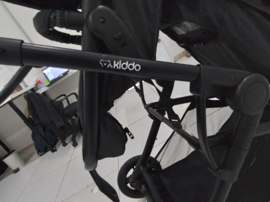 Estrutura metálica com pequenas avarias Estrutura metálica com pequenas avarias