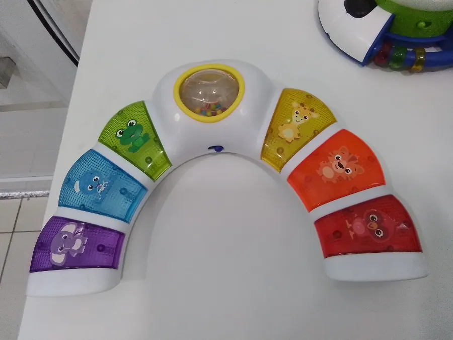 Piano levemente amarelado Piano levemente amarelado