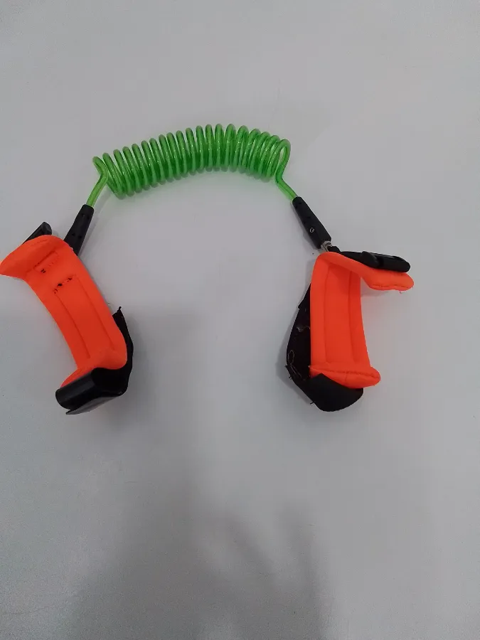 Com pequenas marcas de uso