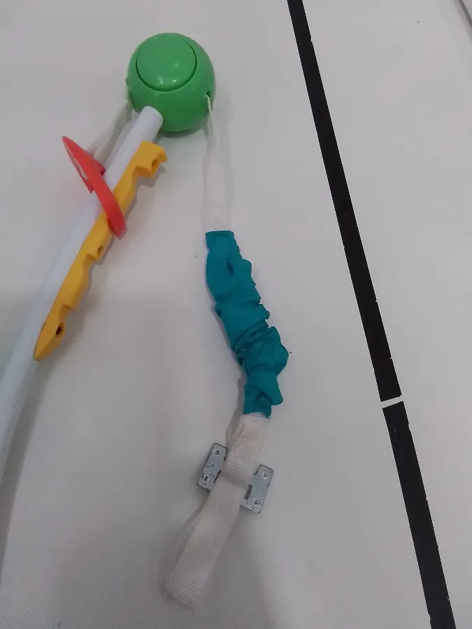 Pequeno desgaste no tecido da mola Pequeno desgaste no tecido da mola