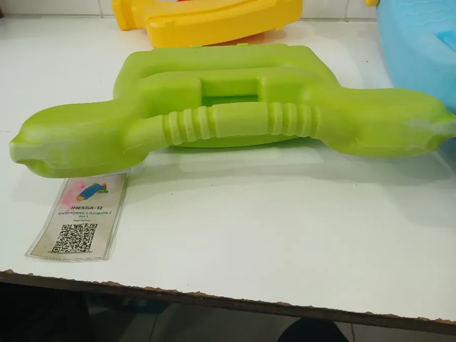 O item apresenta leves sinais de ressecamento em alguns pontos, discreto e que não interfere no funcionamento. O item apresenta leves sinais de ressecamento em alguns pontos, discreto e que não interfere no funcionamento.