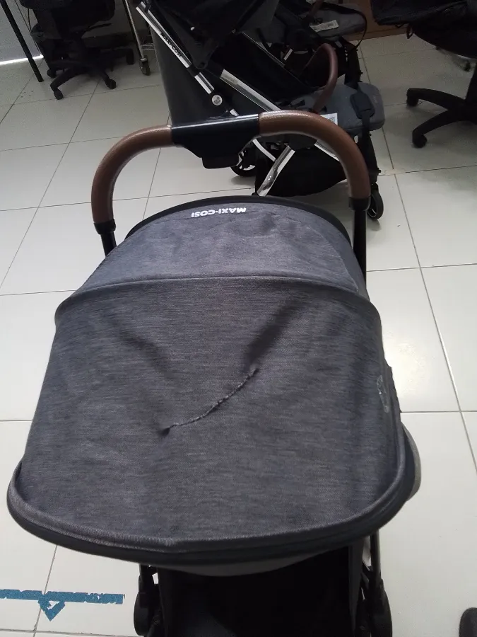 Está com a capota costurada mas dá pra usar normalmente Está com a capota costurada mas dá pra usar normalmente