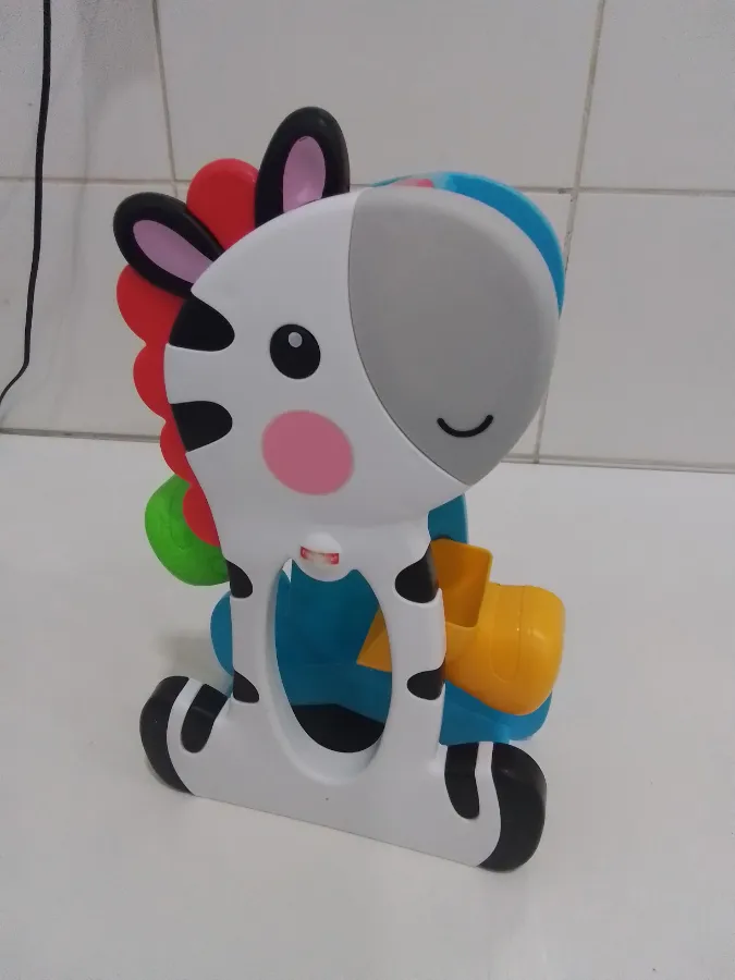 Girafa   com pequenas marcas uso