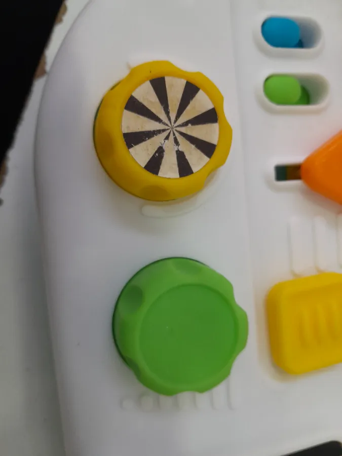 Pequenas marcas de uso Pequenas marcas de uso