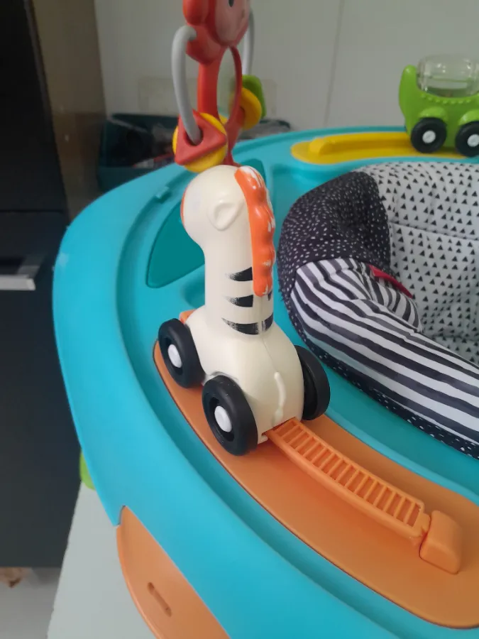 Pequena mancha branca e marcas de uso Pequena mancha branca e marcas de uso