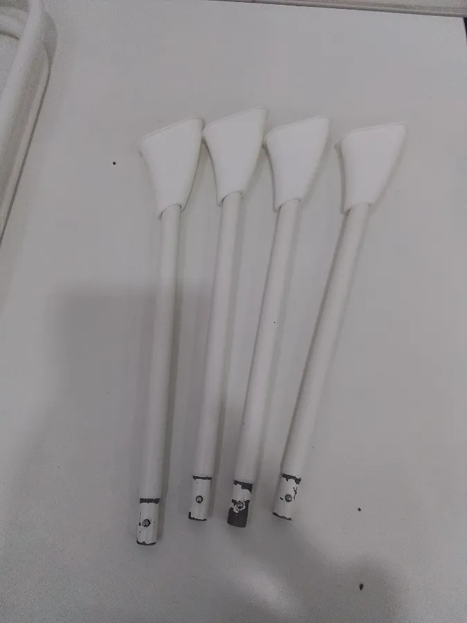 Acompanha os 4 pés do suporte da banheira