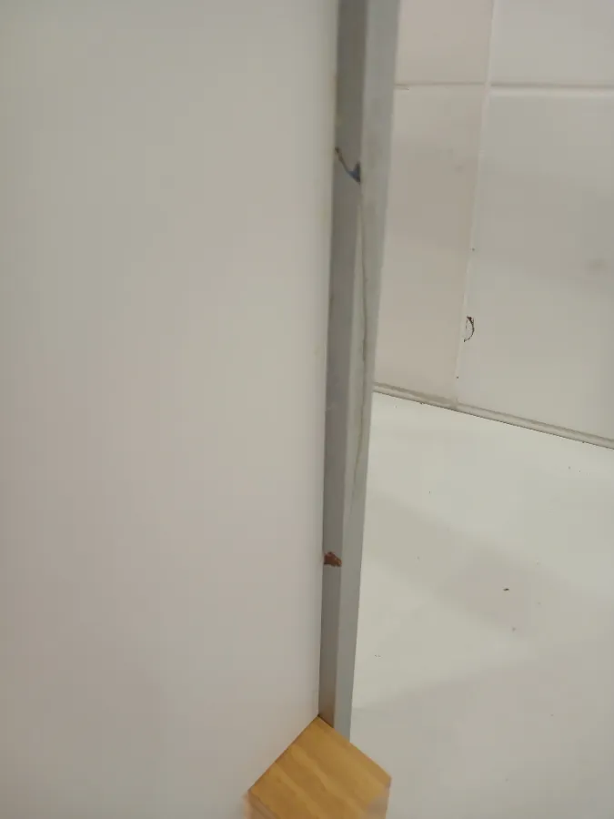 Nunca usada. Está com uma trinca embaixo Nunca usada. Está com uma trinca embaixo