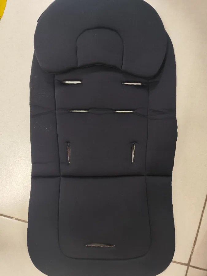 Acompanha um tecido acolchoado para o Moisés