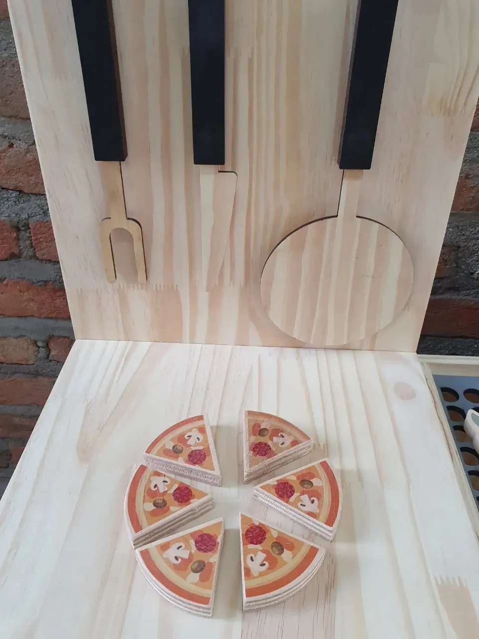 Churrasqueira e Forno de Pizza + Kit de Carnes Fashion Toys