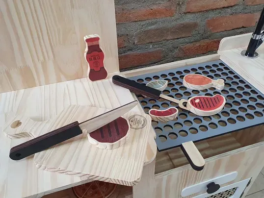 Churrasqueira e Forno de Pizza + Kit de Carnes Fashion Toys