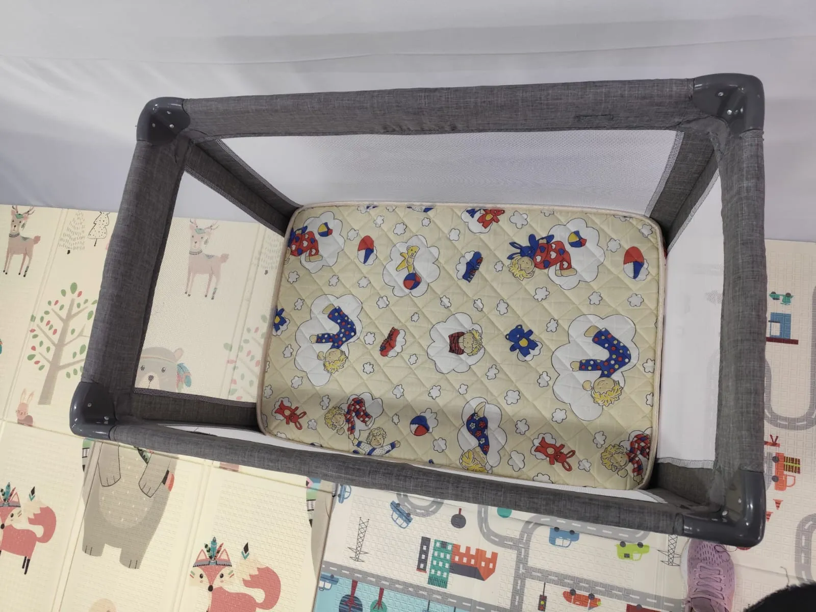 Colchão para Mini Berço e Chiqueirinho  60 x 90 x 10cm 4Moms