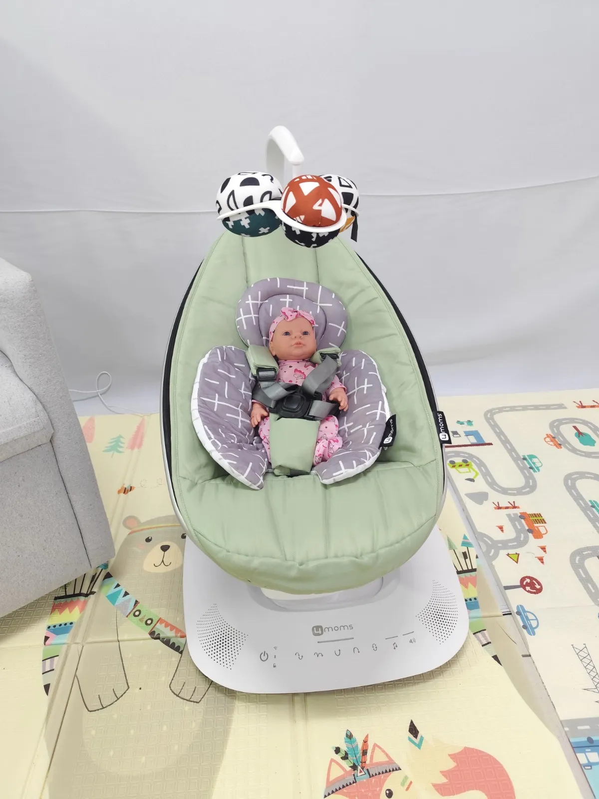 Mamaroo 5 + Almofada redutora para Recém Nascidos 4Moms