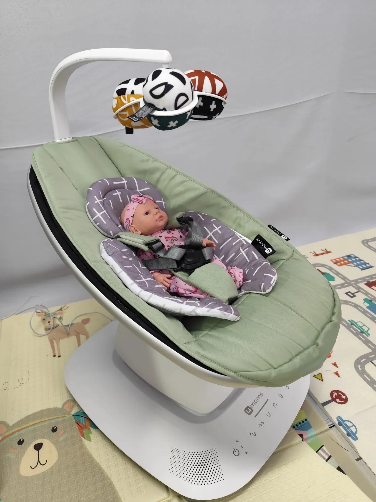 Mamaroo 5 + Almofada redutora para Recém Nascidos 4Moms